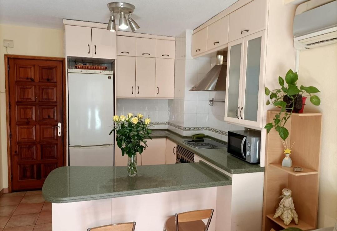 Apartamento En La Mejor Zona De Santa Cruz Apartment Luaran gambar